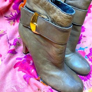 😎LEATHER 🫒🫒“Dress up these leather ankle  boots”🫒🫒🫒